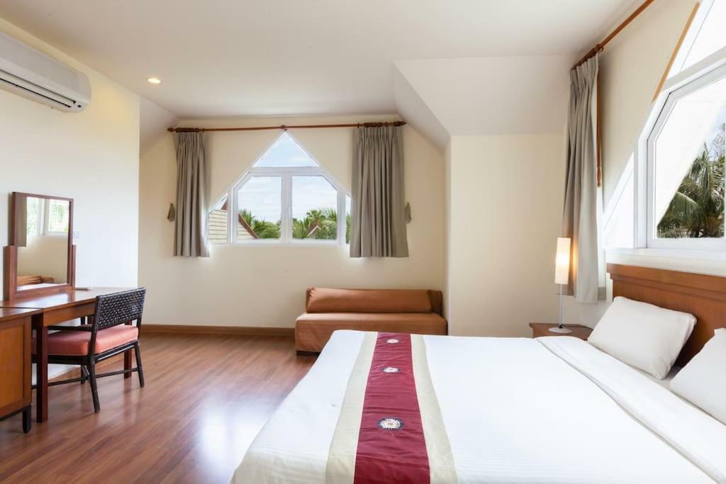 Baan Talay Samran 4 Bedrooms Villa With Beach And 3 Pools 七岩 外观 照片